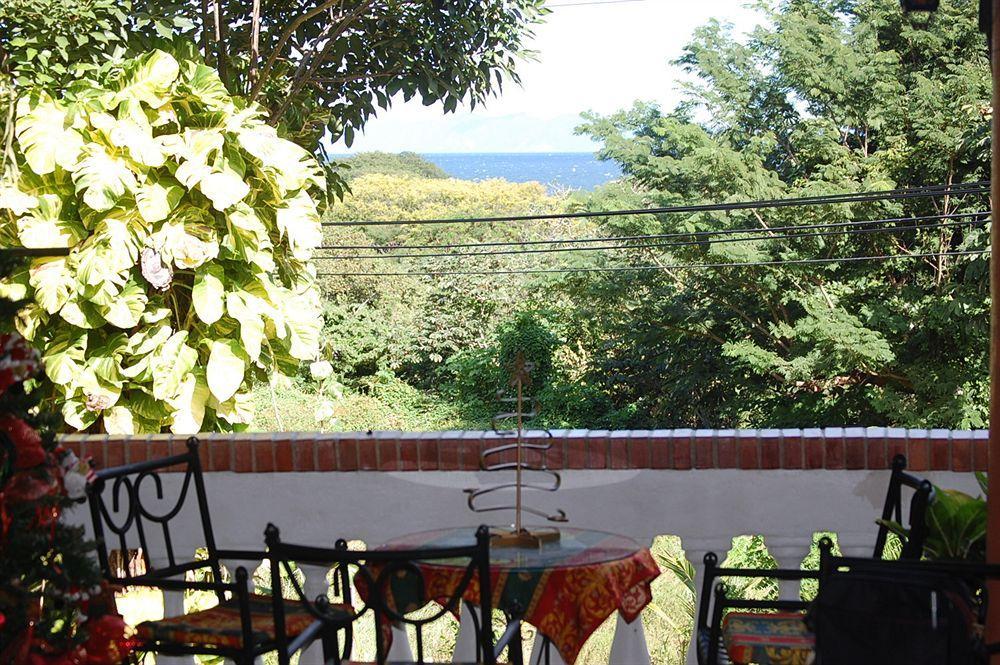 Hotel M&M Casa Blanca Playa Ocotal エクステリア 写真