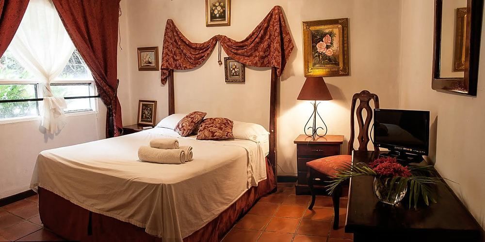 Hotel M&M Casa Blanca Playa Ocotal エクステリア 写真