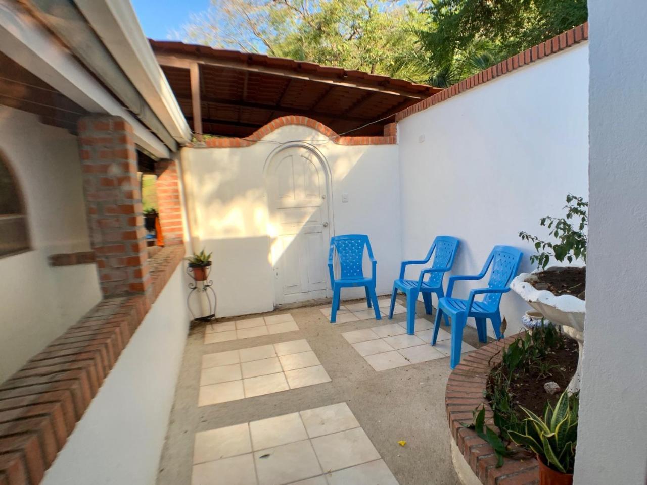 Hotel M&M Casa Blanca Playa Ocotal エクステリア 写真