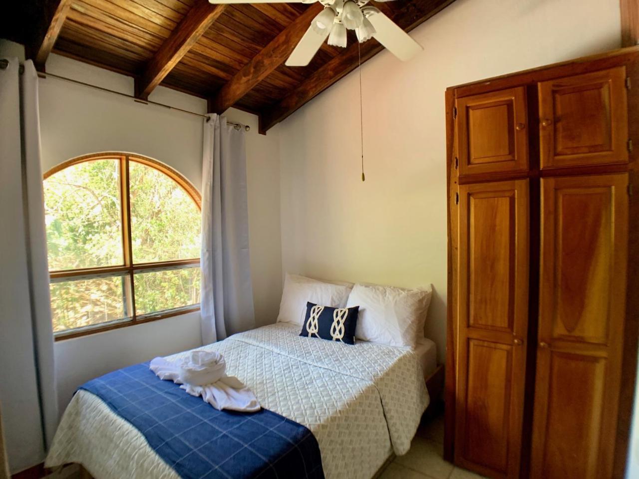 Hotel M&M Casa Blanca Playa Ocotal エクステリア 写真