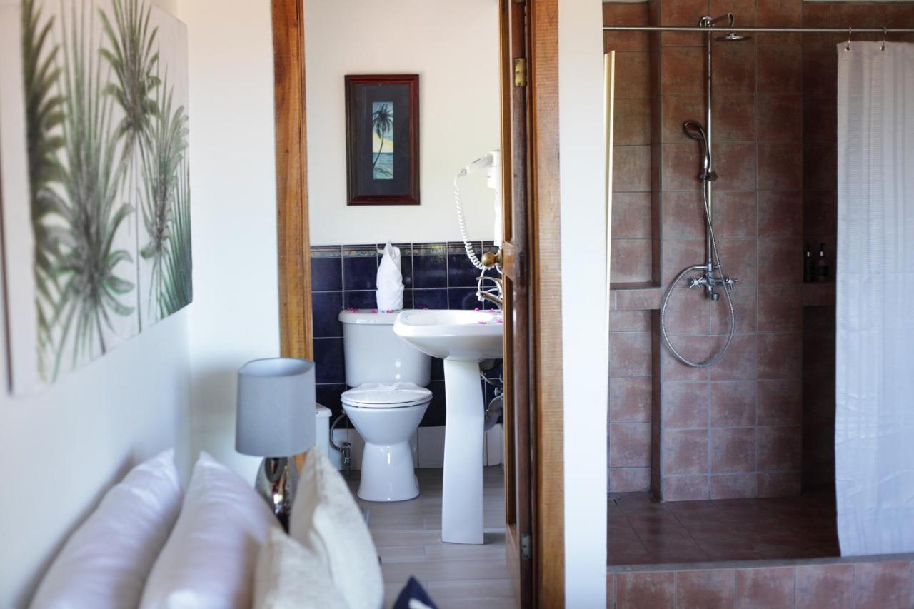 Hotel M&M Casa Blanca Playa Ocotal エクステリア 写真